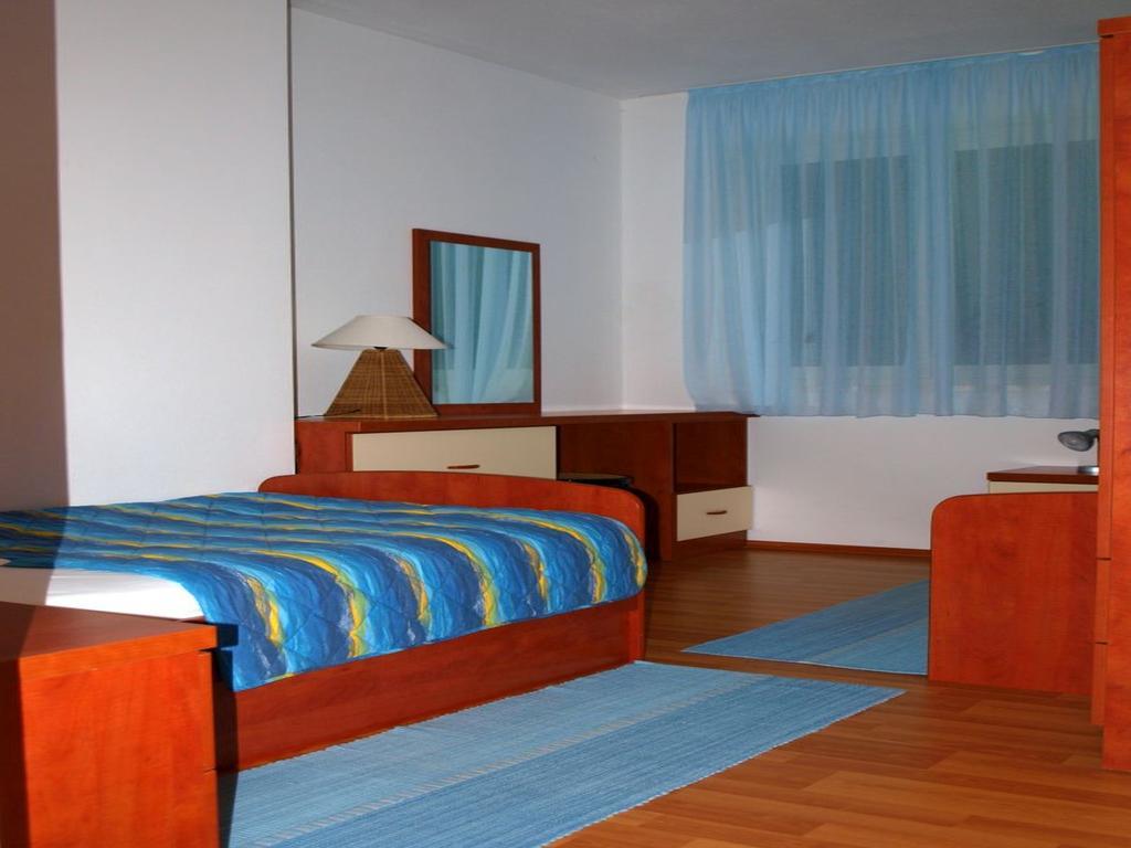 Apartments Mia Postira Habitación foto