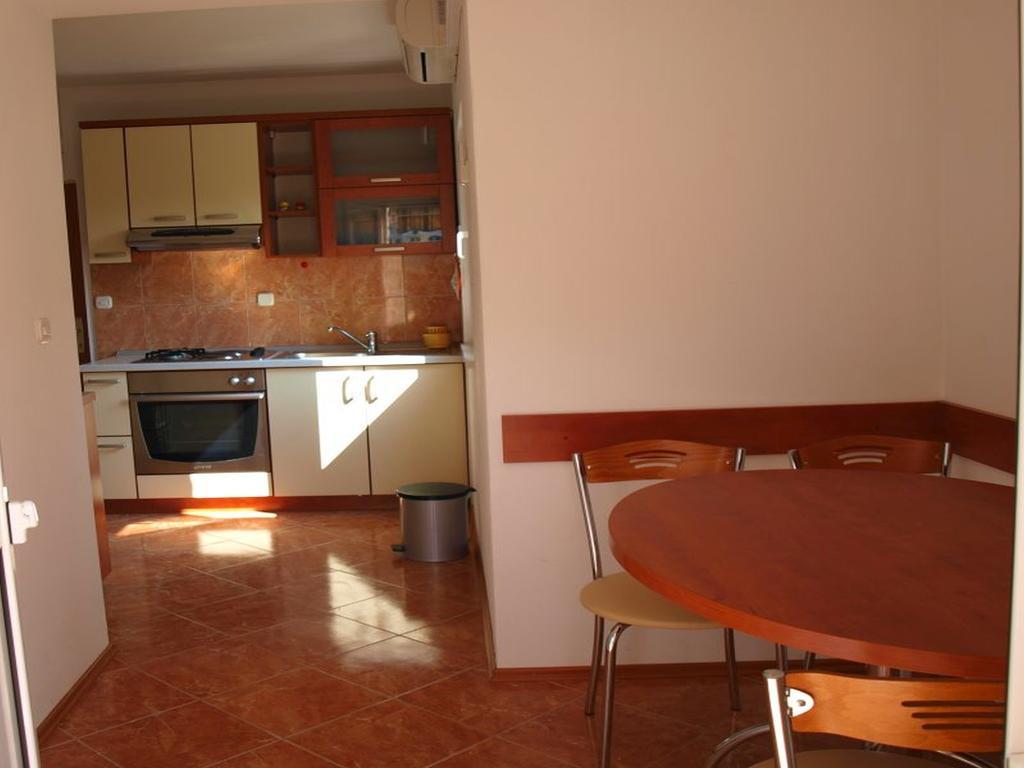 Apartments Mia Postira Habitación foto