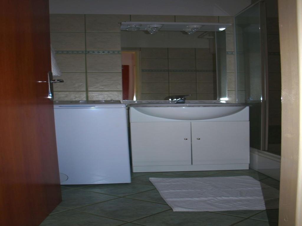 Apartments Mia Postira Habitación foto